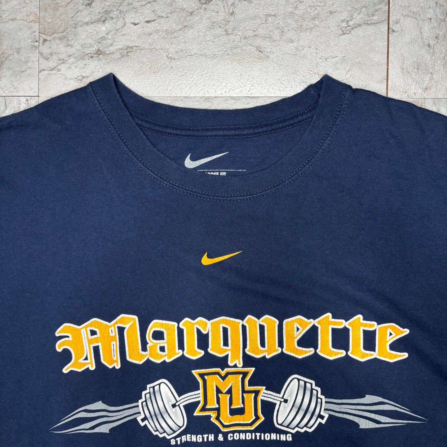 NIKE collegelogo tee