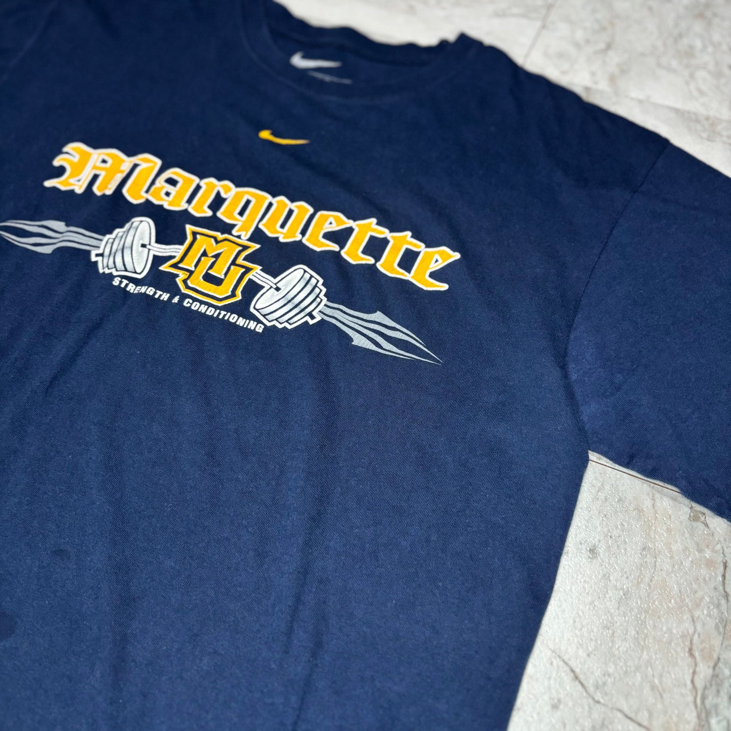 NIKE collegelogo tee