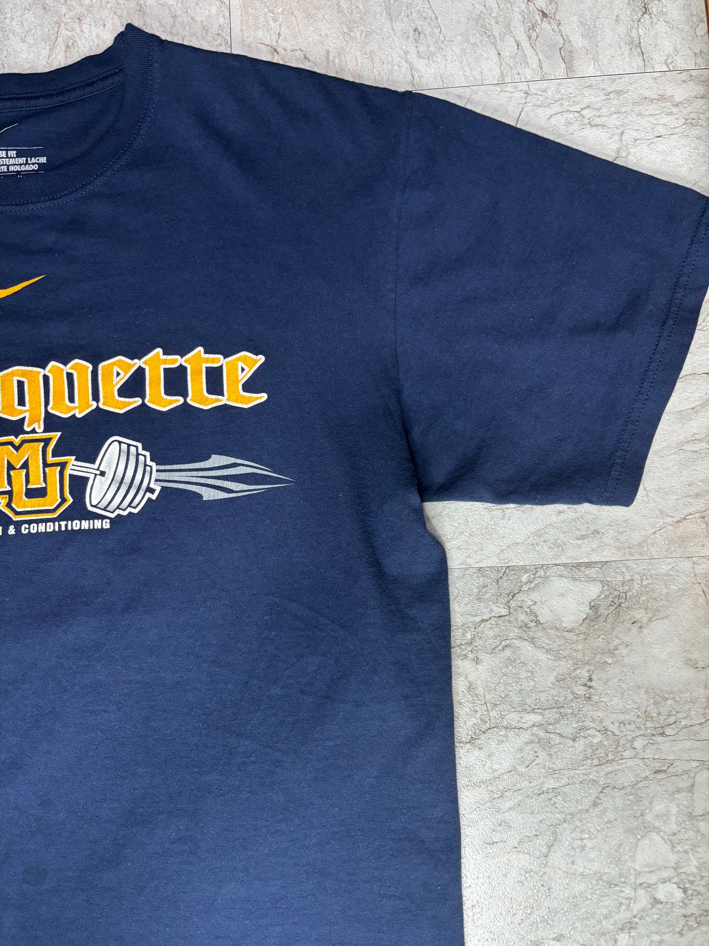 NIKE collegelogo tee